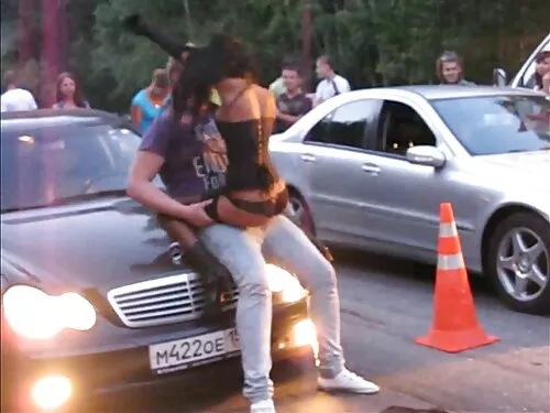 Mătușa busty futută  ...