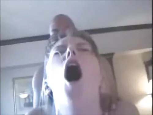 Mama bustină se negr ...